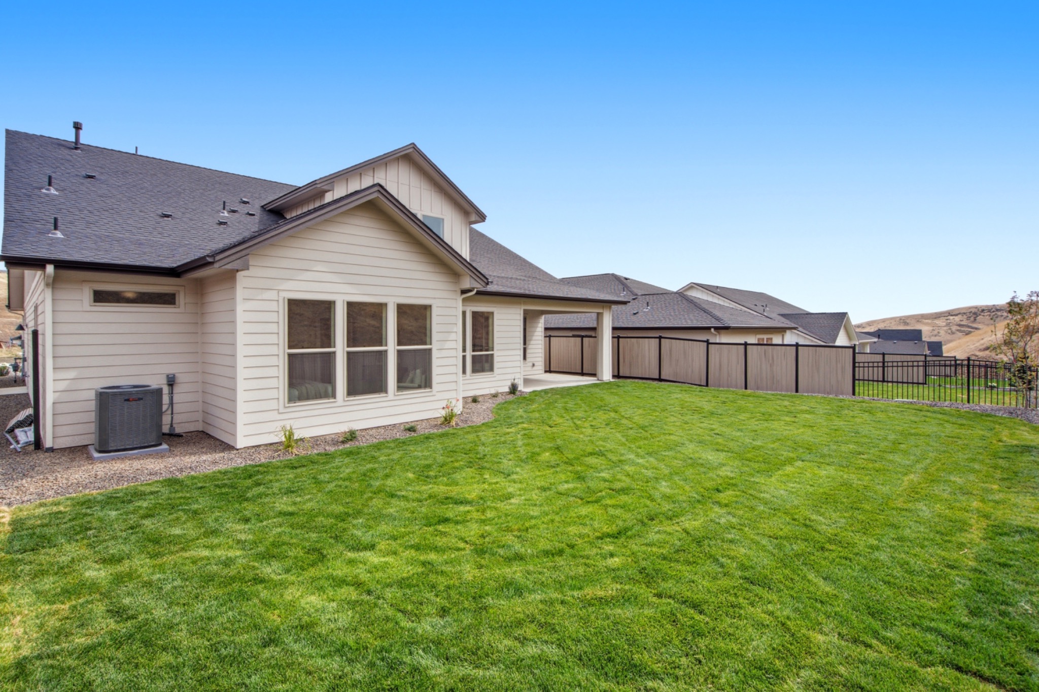 7357 Powell Place — image 33